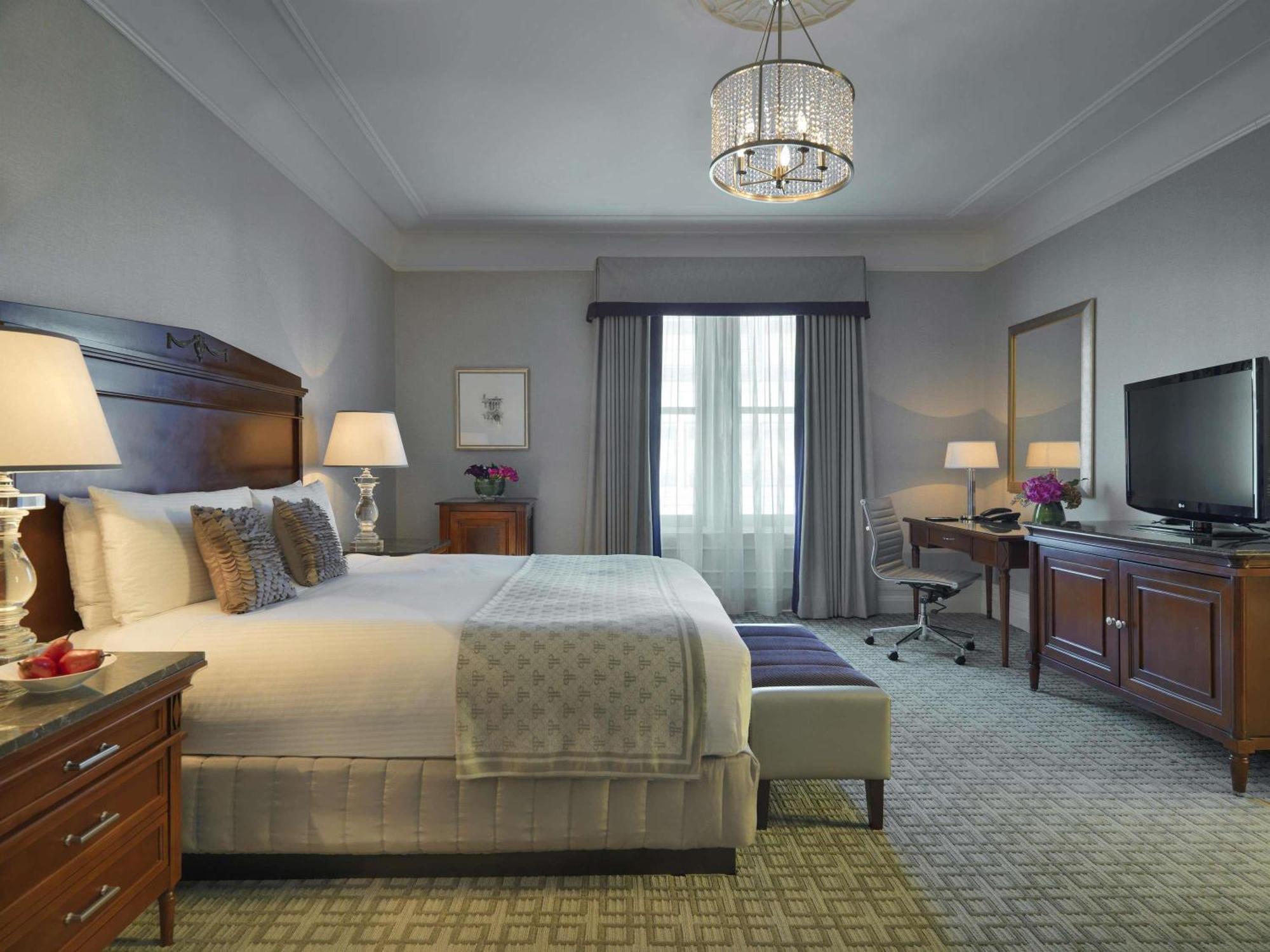 Fairmont Gold Queen Room