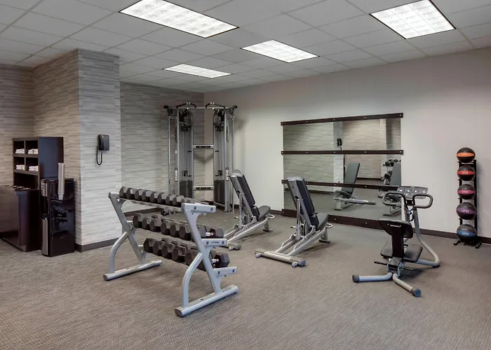 Courtyard By Marriott Boston Logan Airport Hotel